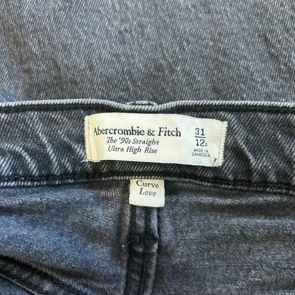 Abercrombie & Fitch The 90's Straight Ultra High rise Jeans Slit Hem Size 31/12s - Picture 7 of 7